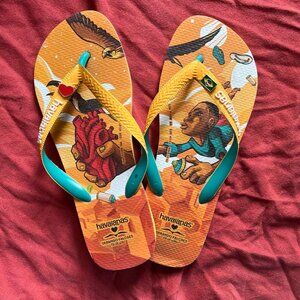 Unisex Havaiana's Flip Flops Size 9/10 W, 8 M with metal Ornaments
